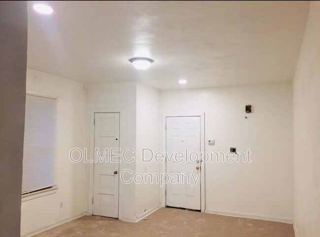 Photo - 817 Anaheim St