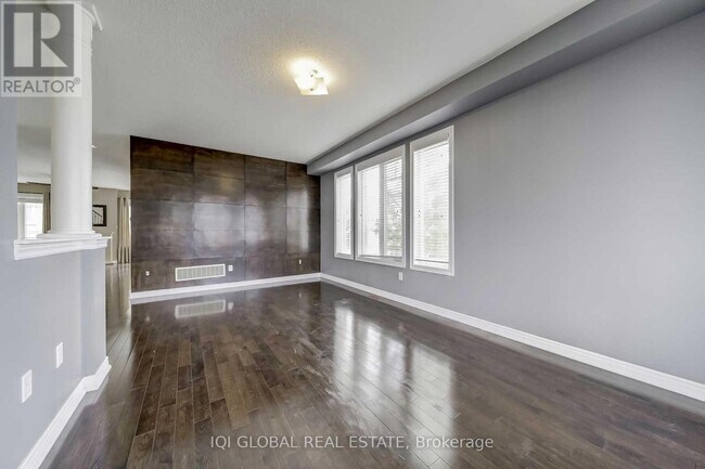 Photo - 2 Bowkett Dr