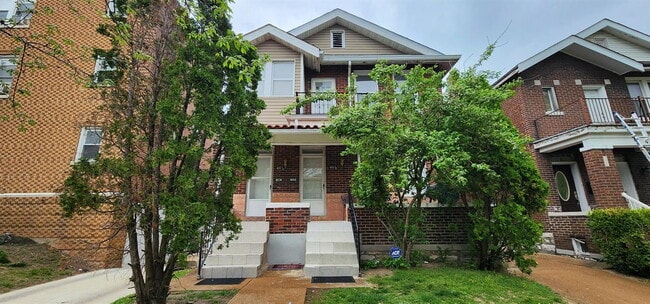 Photo - Bright & Spacious 2-Bedroom Apartment with Private Outdoor Space