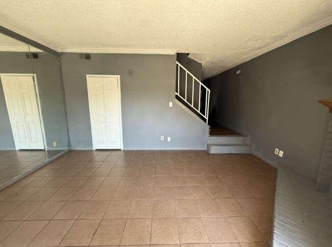 Photo - 7700 Creekbend Dr Unidad 103