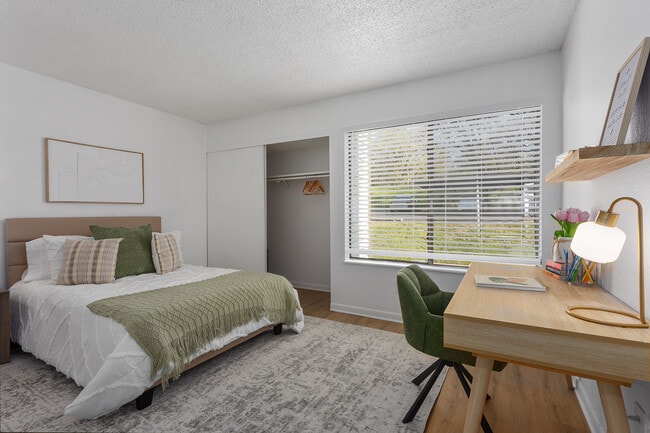 Tranquil Resting Space - Robin Hill Apartments