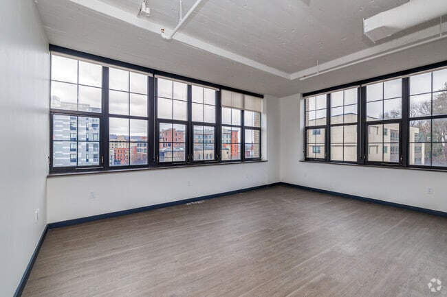 2BR, 1BA - 1,140SF