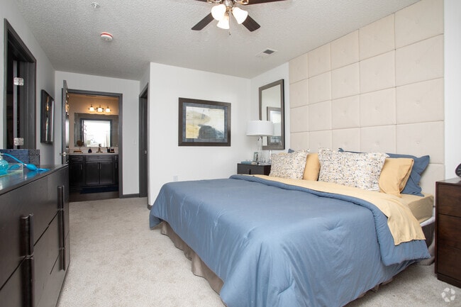 2HAB, 1.5BA - 1,200 ft² - The Villages Of East Lake