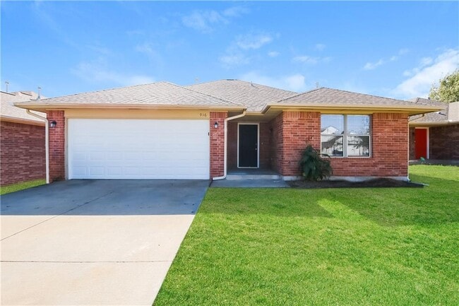 Building Photo - 916 NW 109th St Rental