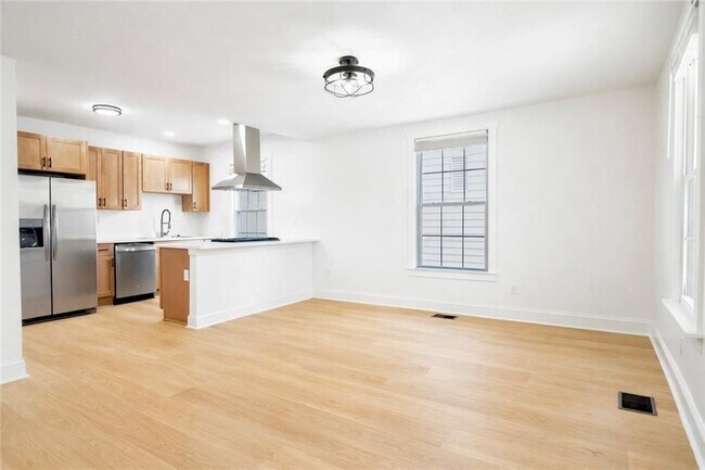 Photo - 1039 Astor Ave SW