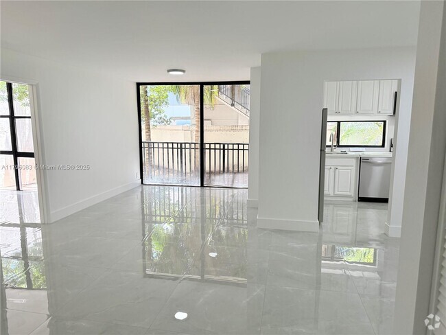 Building Photo - 16909 N Bay Rd Unit 116 Rental