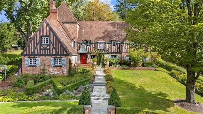 Photo - 430 Woodland Rd