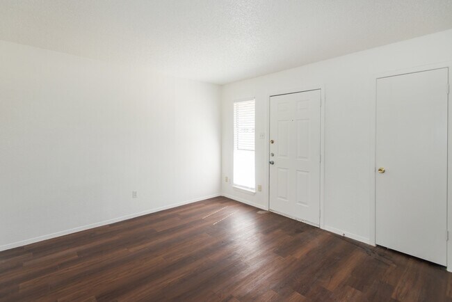 Photo - 6000 Tracy Lynn Ln