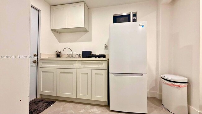 Photo - 2255 SW 33rd Ave Unit 1