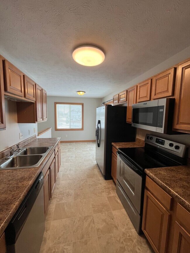 Photo - 7350 Mercy Ln-3bed/2bath Townhome