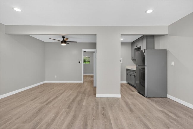 Building Photo - 2300 E Commonwealth Ave Rental
