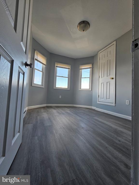 Photo - 2821 Chalmers Ave