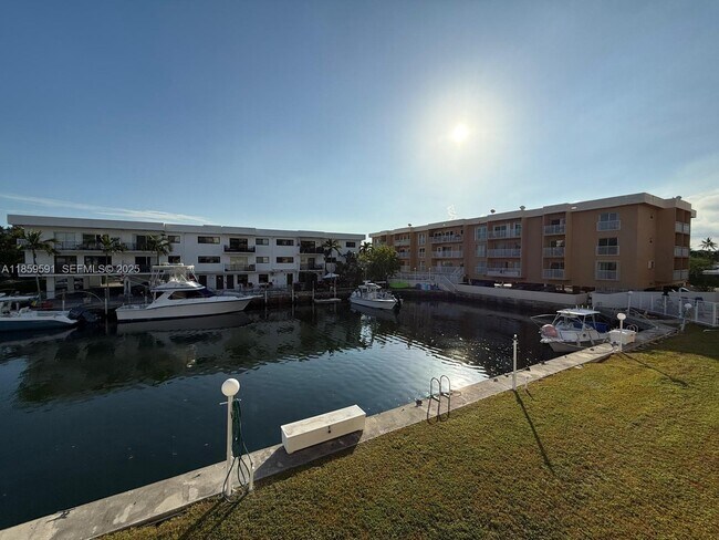 Building Photo - 3522 NE 171 St Unit 201