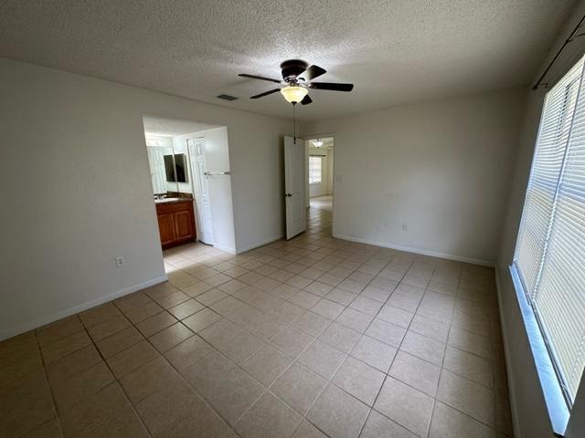 Photo - 1235 Karlovy Ave NW House