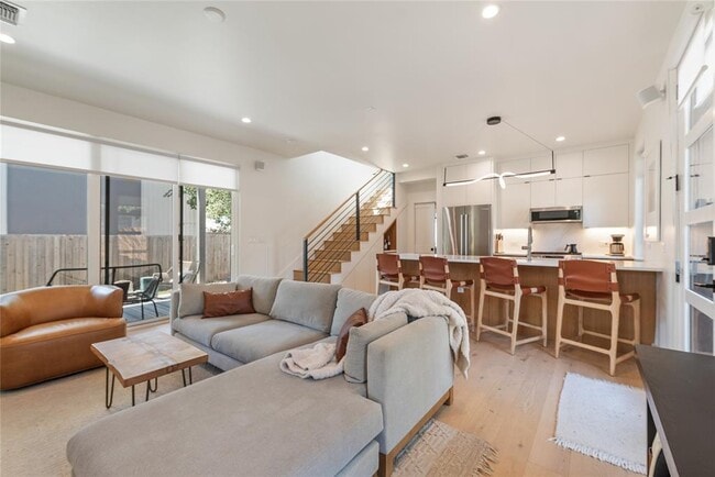 Photo - 1300 Perez St