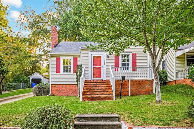 Building Photo - 727 Greenland Dr