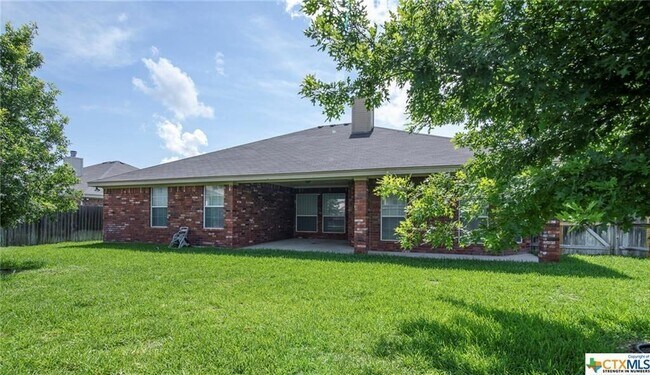 Photo - 2605 Wisteria Ln