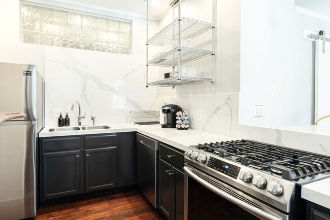 Photo - 111 E 13th St Unidad ID1056146P