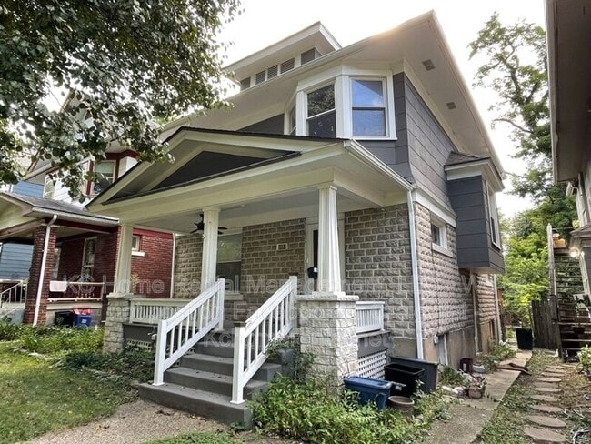 Photo - 3554 Genessee St