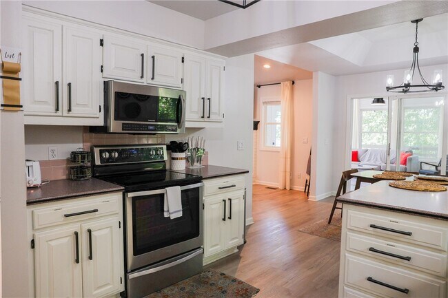Photo - 22 Penrith Dr