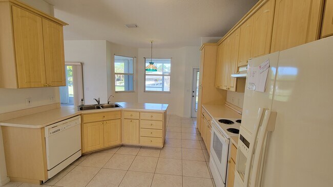 Photo - 475 Abello Rd SE