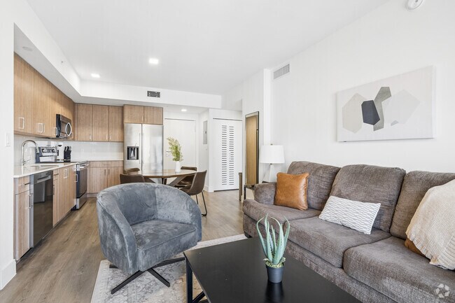 2BR, 2BA - 750SF - Living Room