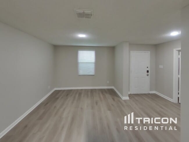 Photo - 2669 Bandera Pl