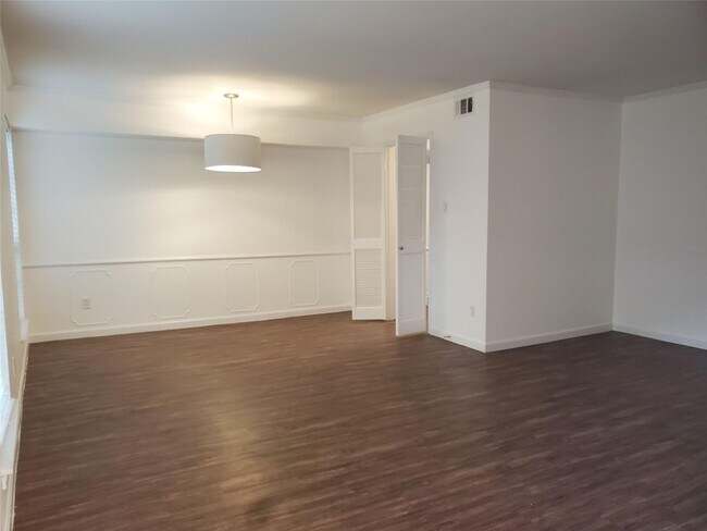 Photo - 361 N Post Oak Ln Unidad 131