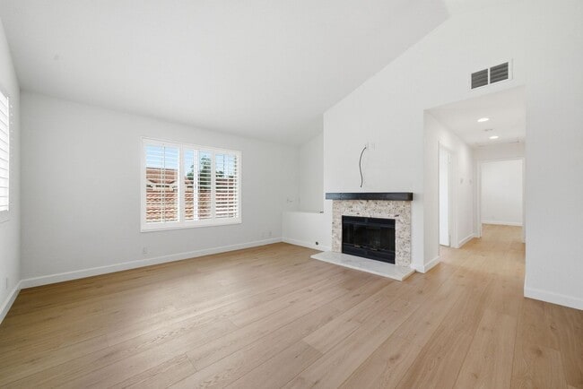 Photo - Remodeled Upstairs End Unit In Coral Gardens