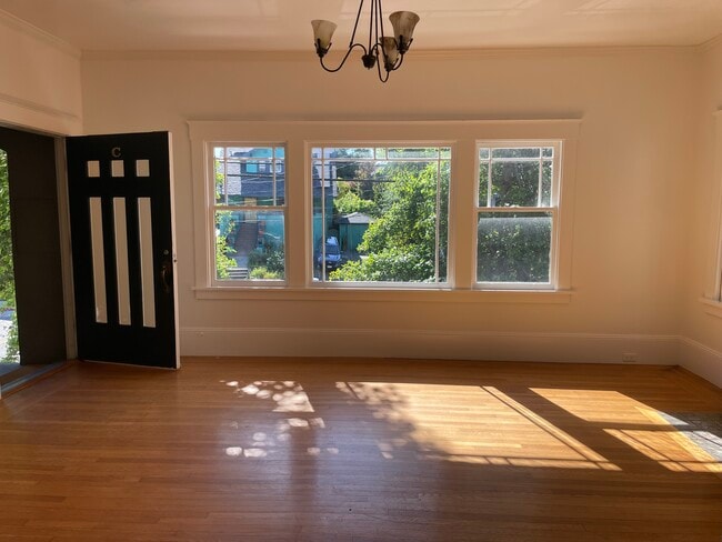 Living room picture window - 365 Santa Clara Ave Unit Barbara