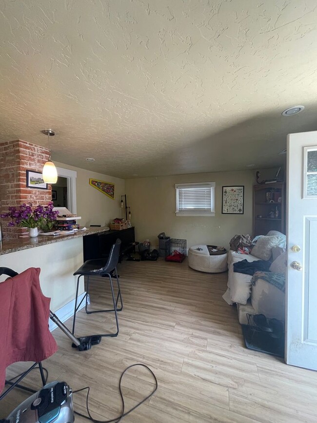 Photo - 129 N Sherwood St Unit Back (1/2)