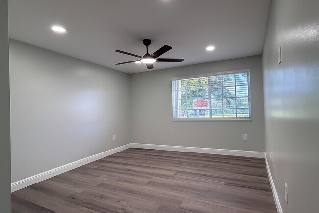 Photo - 1707 Village Blvd