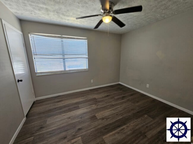 Photo - 507 S Highline Dr