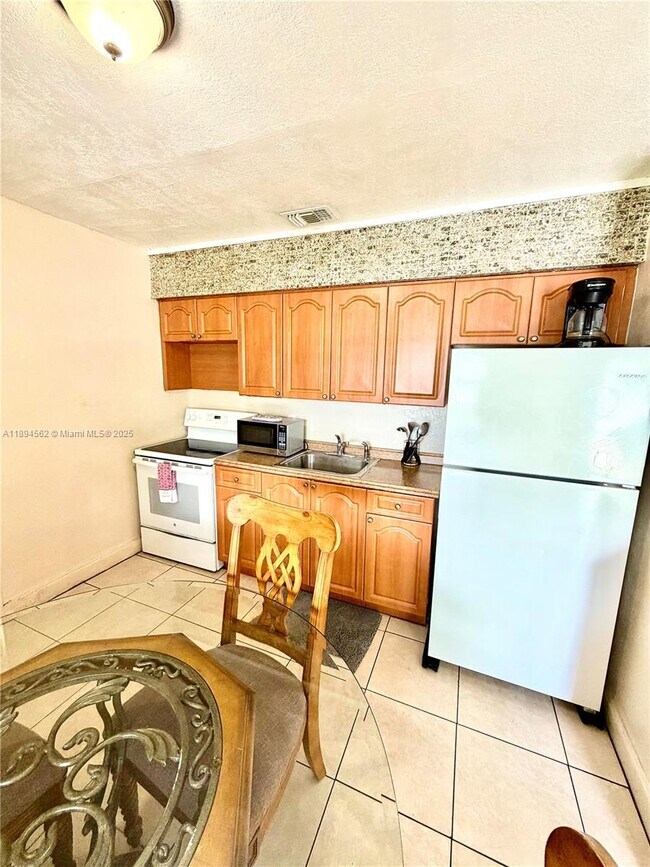 Photo - 211 Stirling Rd Unit 1