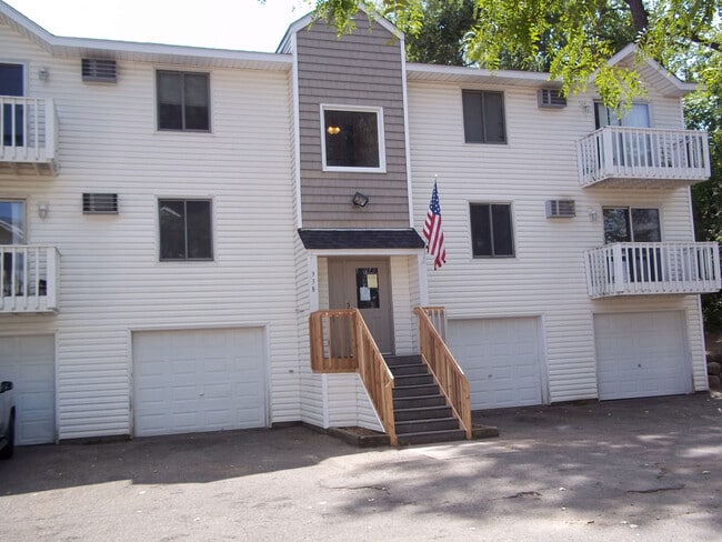 938 Wescott Trl Townhome - Townhome Rental in Eagan MN | ForRent.com