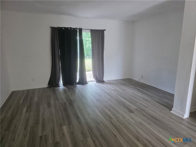Photo - 4206 Lake Rd