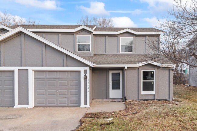 Building Photo - 16104 W 141st Terrace