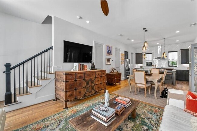 Photo - 518 Bismark Rd NE