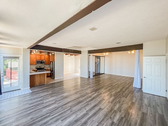 Building Photo - 913 Cycad Dr Unit 913 Cycad Dr - Lower