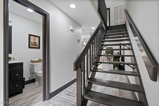 Photo - 860 Meadowland Dr