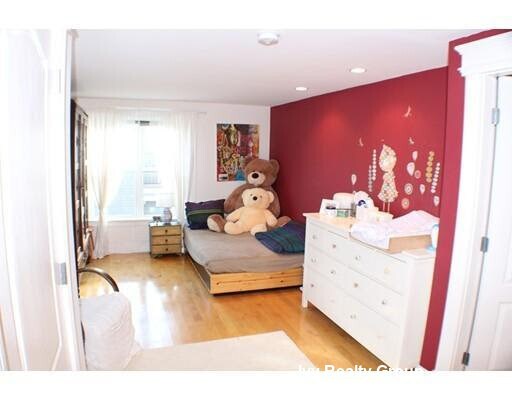 Photo - 10 Mohawk St Unit 1