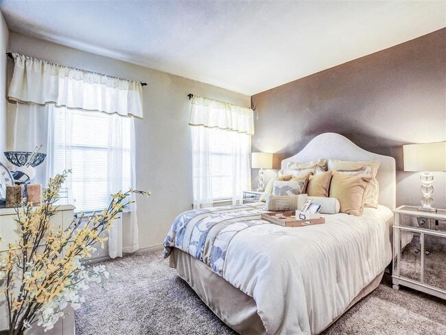 Photo - Riverside Park Apartments