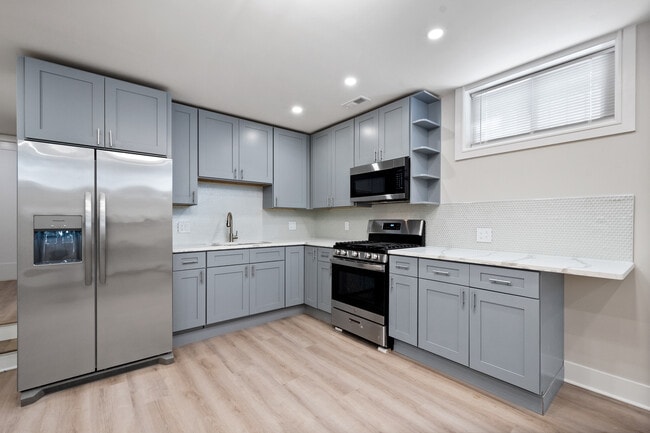 Photo - 2600 W Morse Ave Unidad Garden