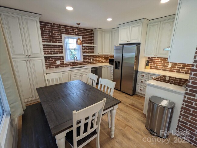 Photo - 29 Woodrow Ave Unit 1