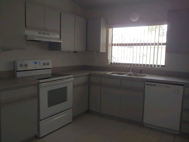 Photo - 2200 W Silver Hill Ln Unit 2200