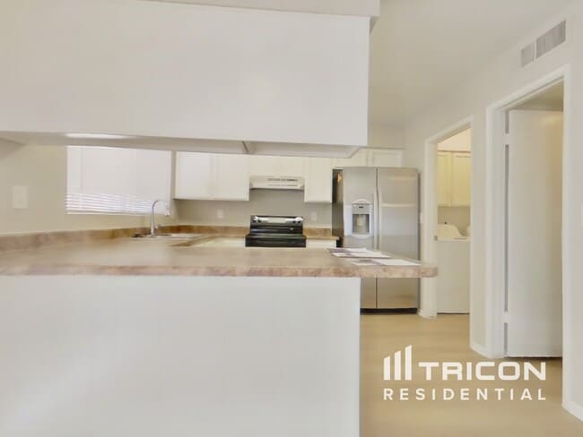 Photo - 955 W Santa Cruz Dr