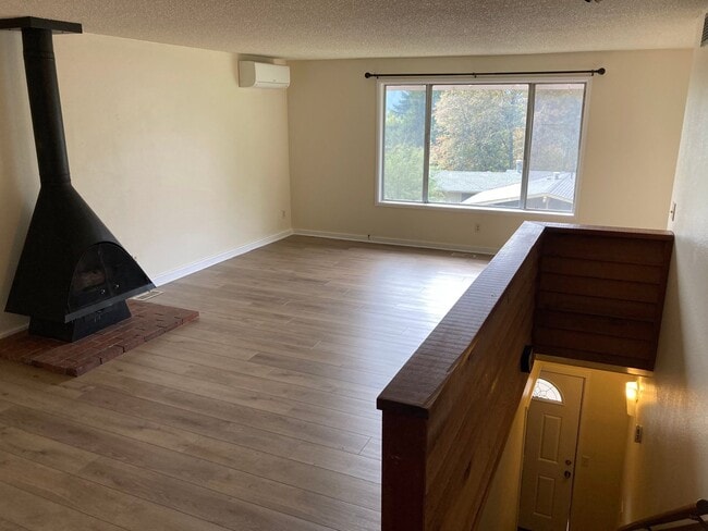 Photo - 3791 Onyx St