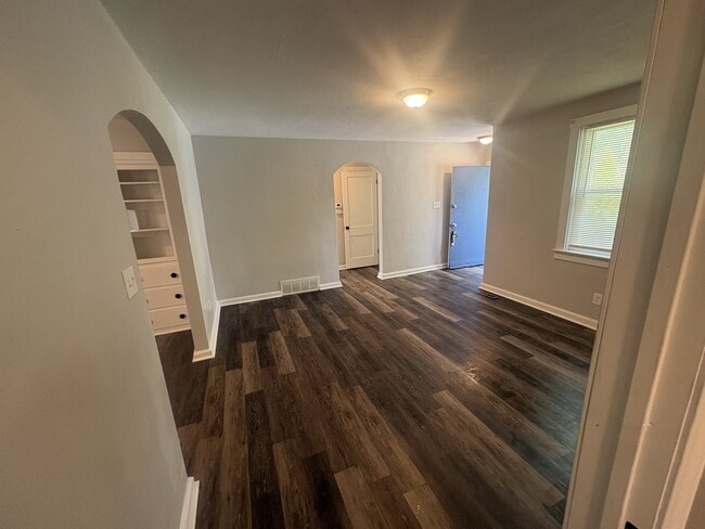 1 Woodside Dr