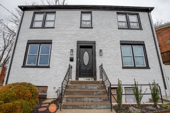 Photo - 335 Division Ave NE