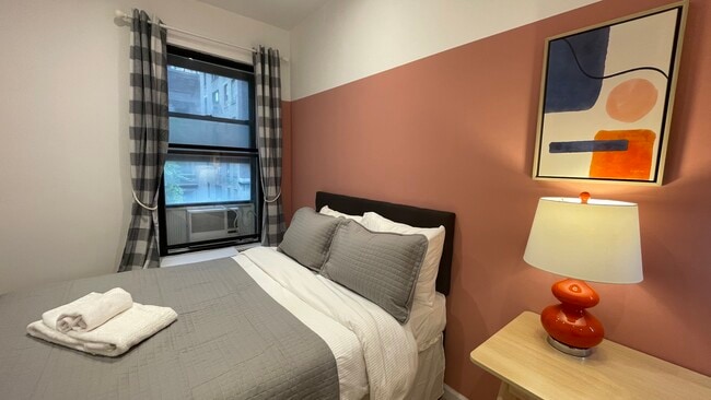 Photo - 111 E 39th St